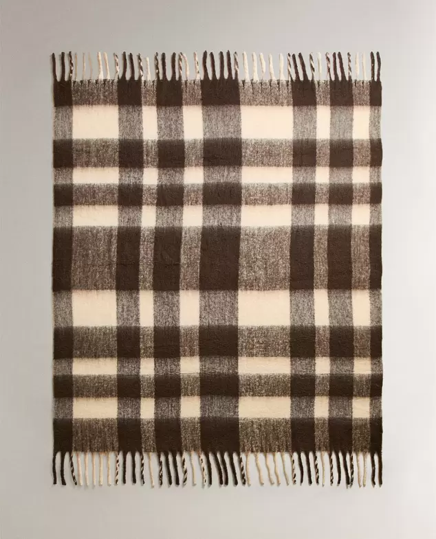 PLAID FRANGES offre à 849 Dh sur ZARA HOME