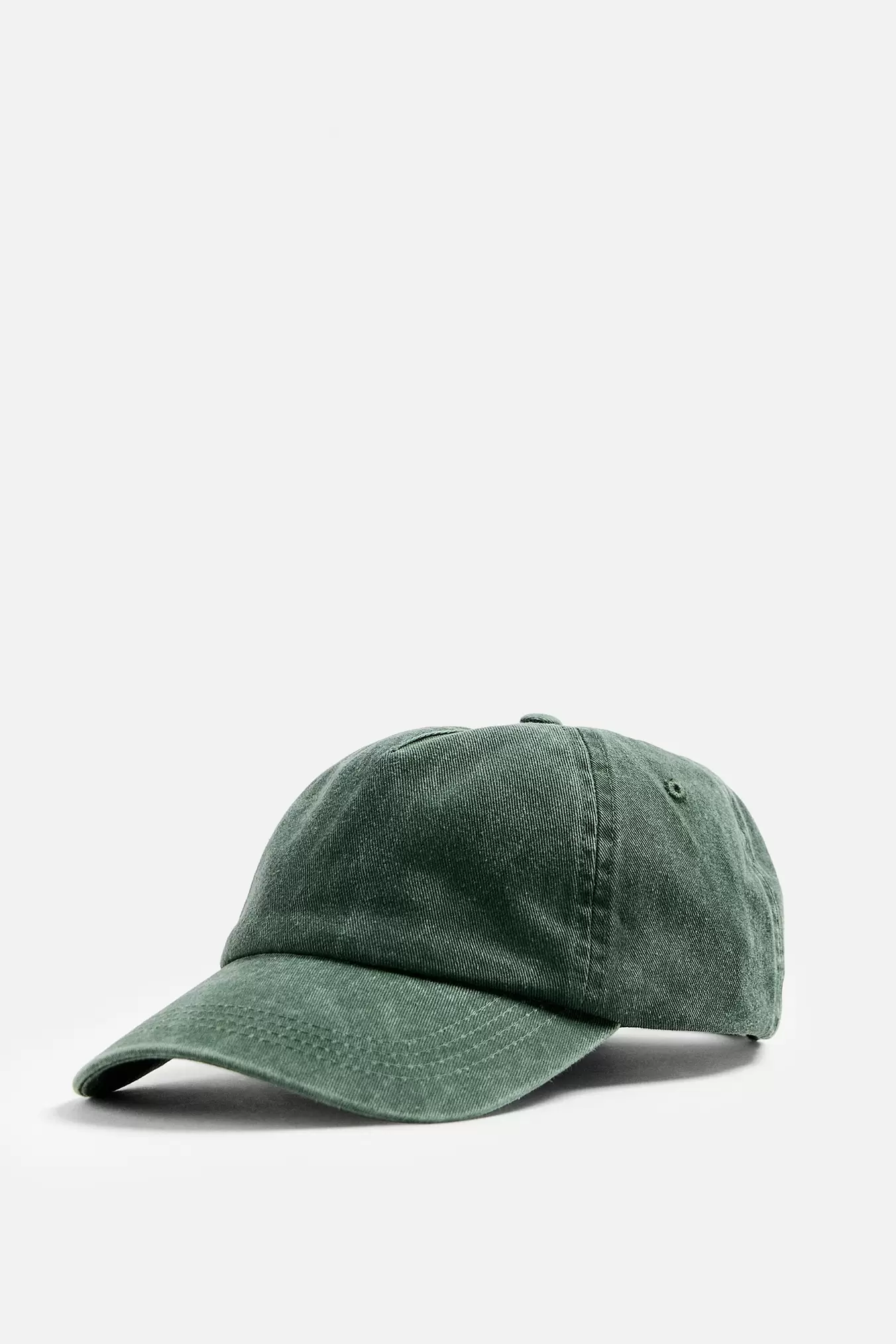 CASQUETTE DÉLAVÉE offre à 269 Dh sur ZARA