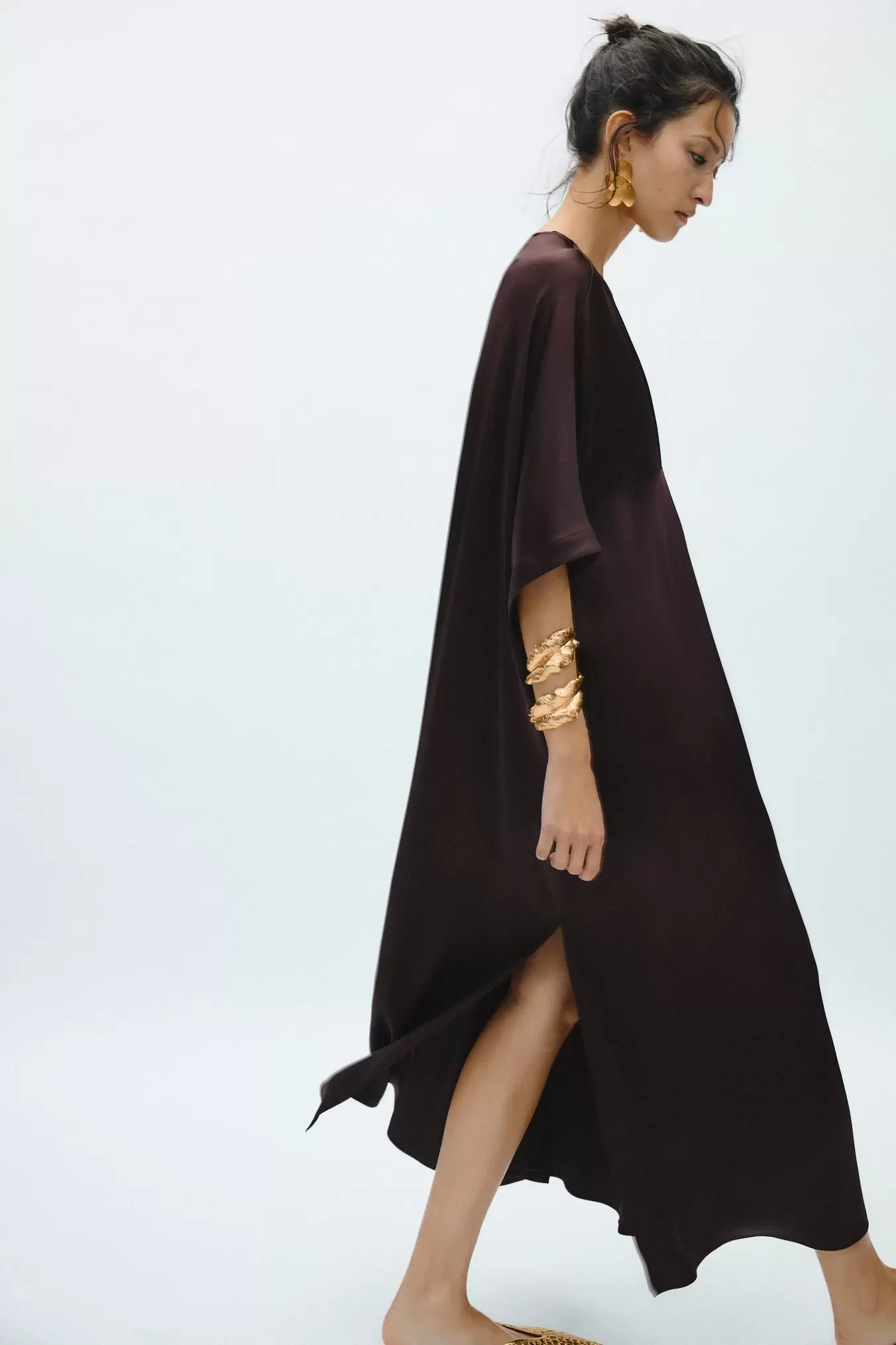 ROBE TUNIQUE À PLI ZW COLLECTION offre à 999 Dh sur ZARA