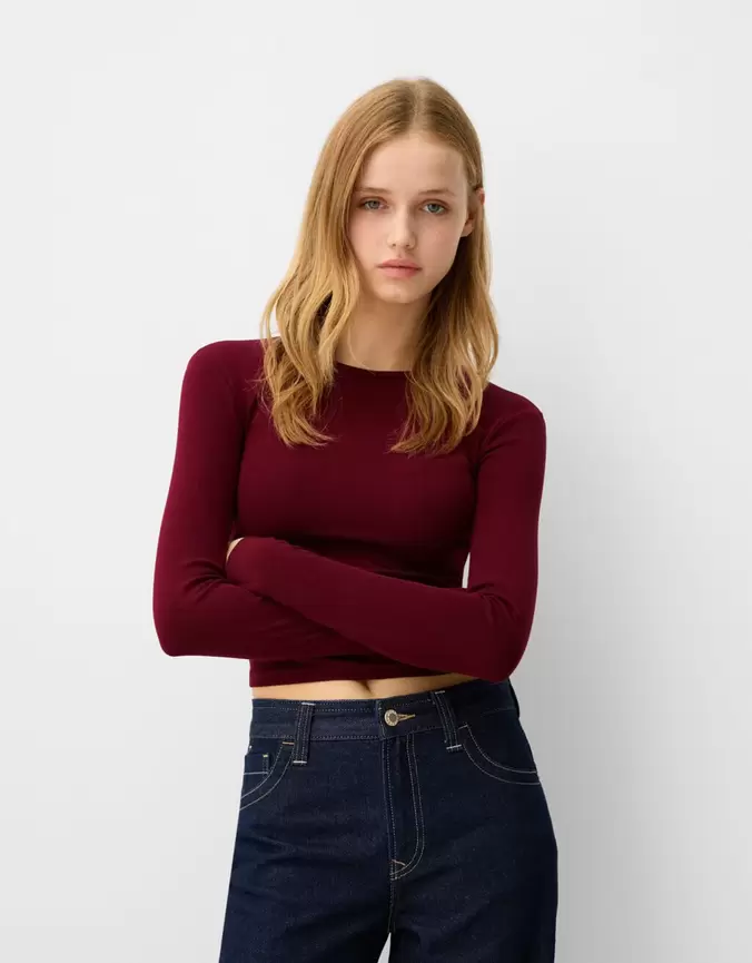 T-shirt à manches longues offre à 149 Dh sur Bershka