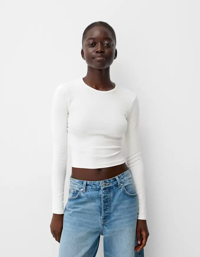 T-shirt à manches longues offre à 149 Dh sur Bershka