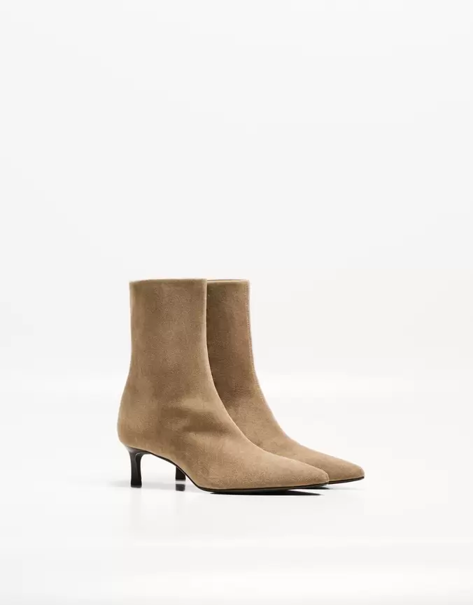 Bottines talon kitten heel offre à 499 Dh sur Bershka