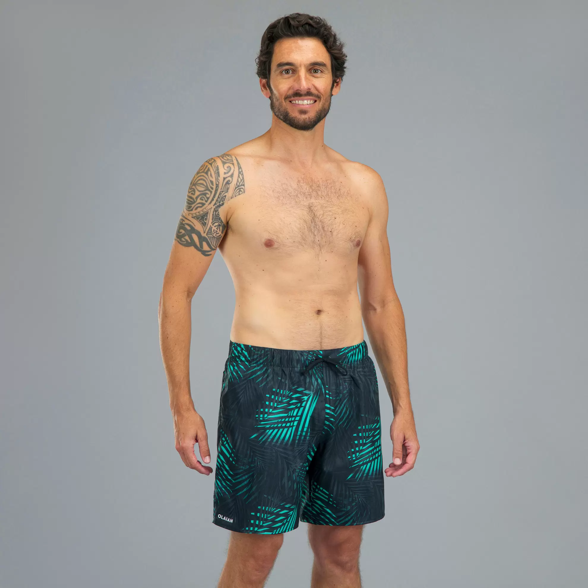 Short de bain 15" Homme - 100 palm noir turquoise offre à 129 Dh sur Decathlon