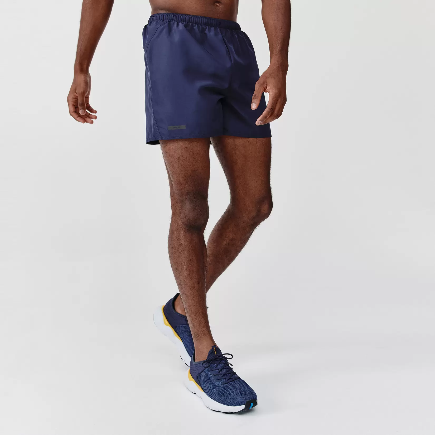 Short running respirant homme - Dry bleu foncé offre à 79 Dh sur Decathlon