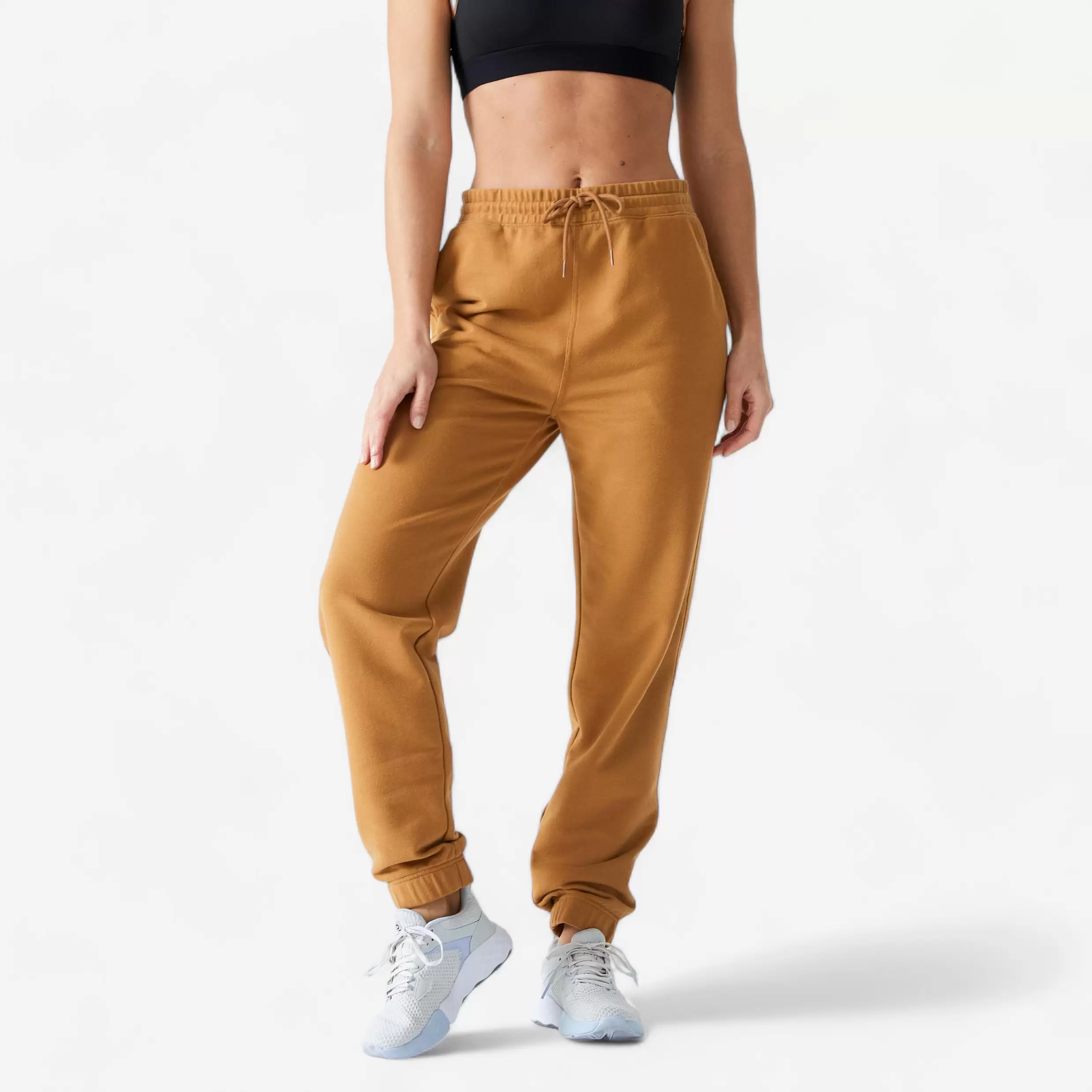Pantalon jogging coupe droite femme, marron offre à 169 Dh sur Decathlon