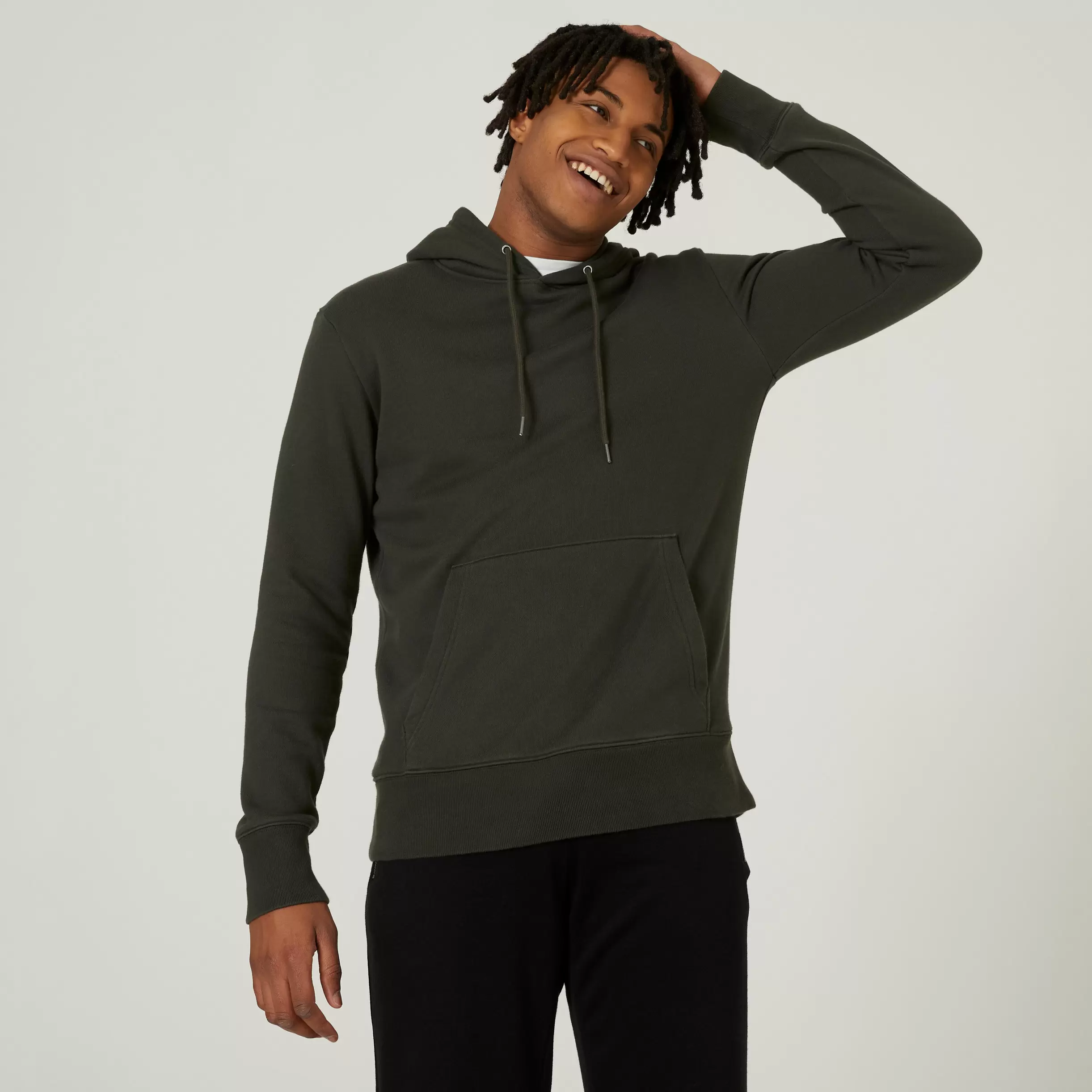 Sweat à capuche Fitness homme - 500 Essentials vert foncé offre à 299 Dh sur Decathlon