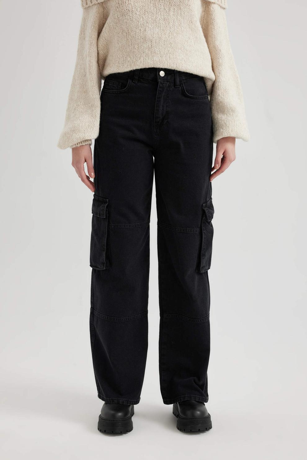 Pantalon Jean Cargo Taille Haute Droit Et Long offre à 299 Dh sur Defacto