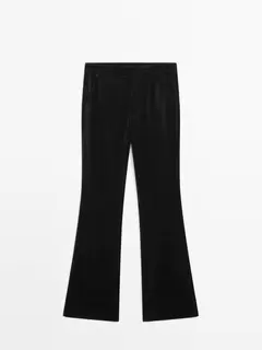 Velvet flare trousers offre à 999 Dh sur Massimo Dutti