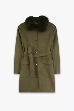 MANTEAU AVEC FOURRURE SUR LE COL offre à 299 Dh sur Marwa