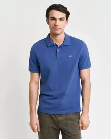 Polo regular fit en coton piqué Shield offre à 90 Dh sur GANT