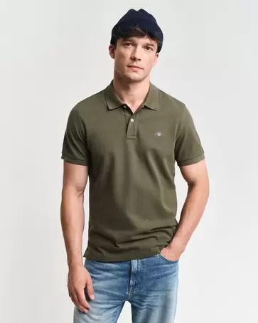 Polo regular fit en coton piqué Shield offre à 90 Dh sur GANT