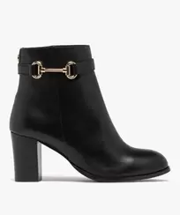 Boots femme à talon avec dessus en cuir bijou doré - Tanéo offre à 69 Dh sur GÉMO