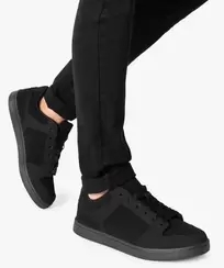 Baskets homme à lacets style skate shoes offre à 29,99 Dh sur GÉMO