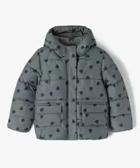 Blouson déperlant à capuche motifs coeurs doublé polaire fille offre à 9,99 Dh sur GÉMO