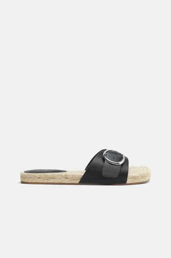 Flat Slider Sandals With Buckle offre à 269 Dh sur Lefties