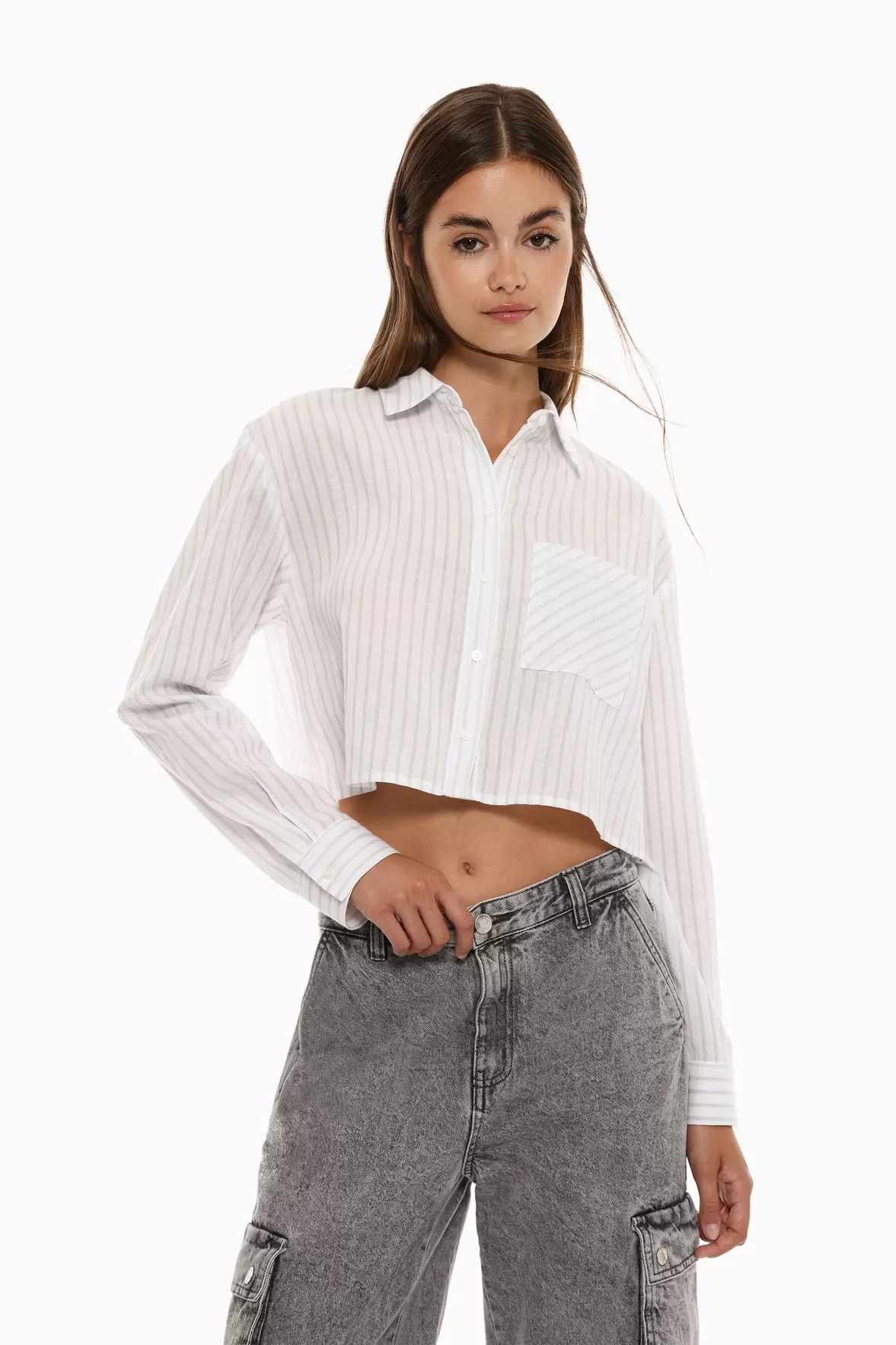 Cropped Shirt offre à 199 Dh sur Lefties