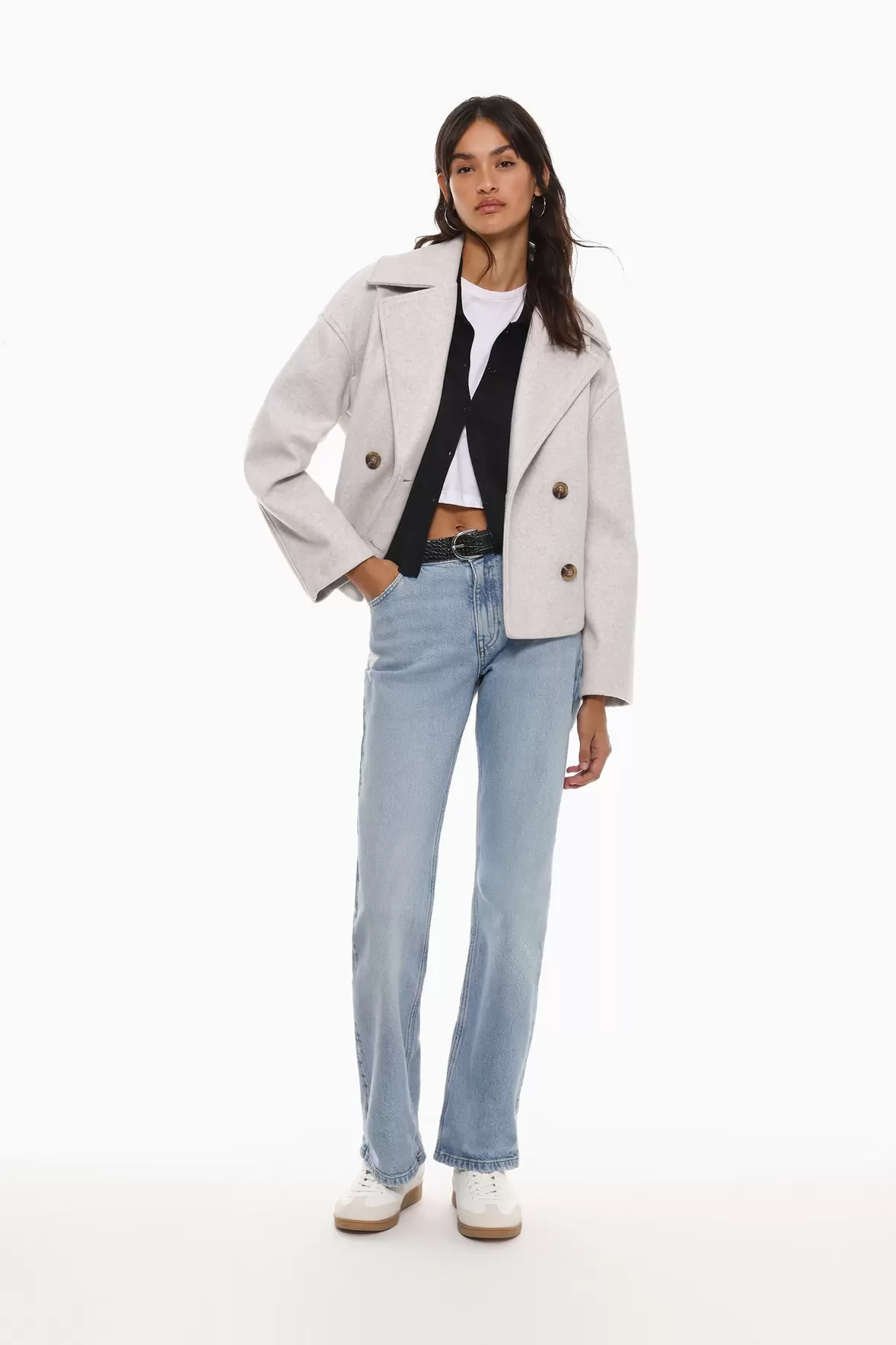 Oversize Cropped Felt Texture Coat offre à 329 Dh sur Lefties