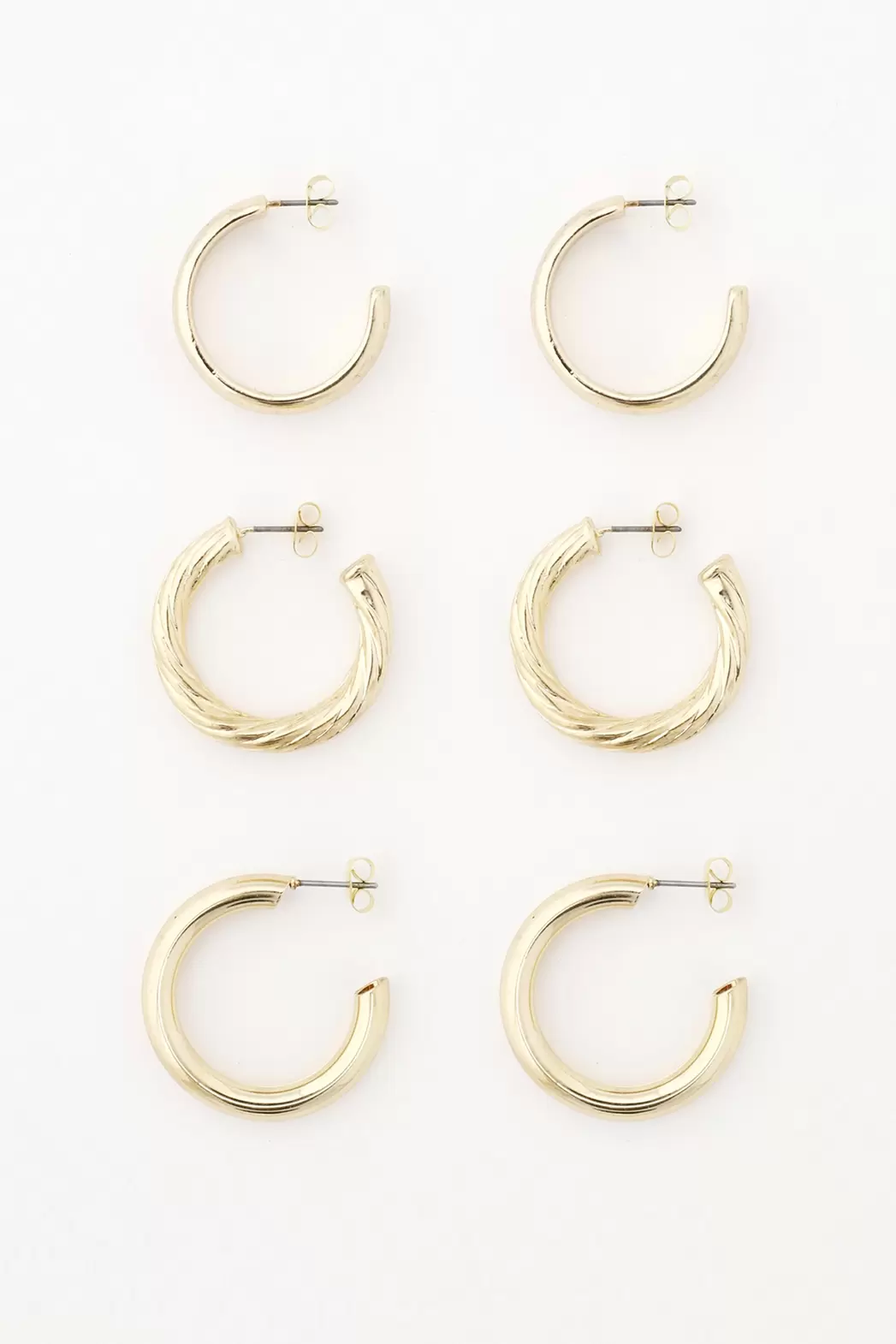 Pack Of 3 Pairs Of Hoop Earrings offre à 69 Dh sur Lefties