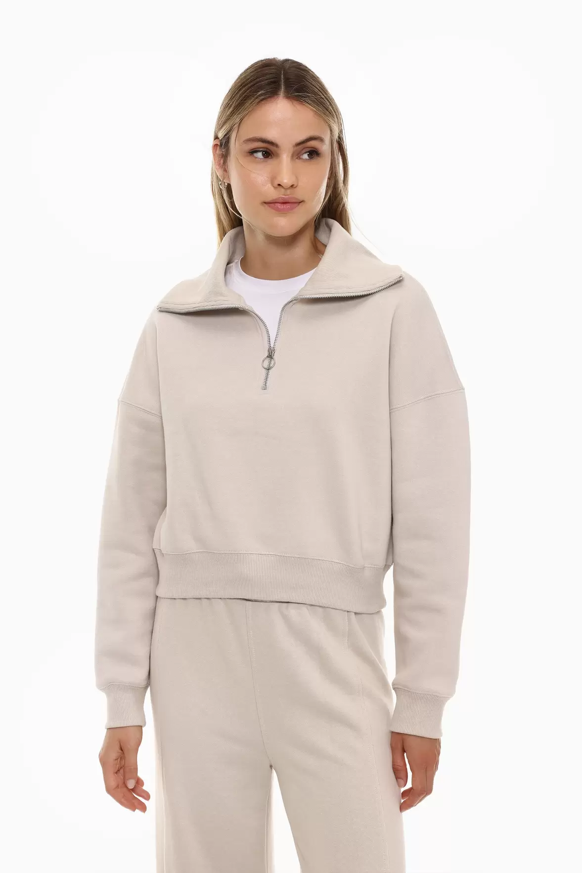 Sweatshirt With Zip-Up Collar offre à 199 Dh sur Lefties