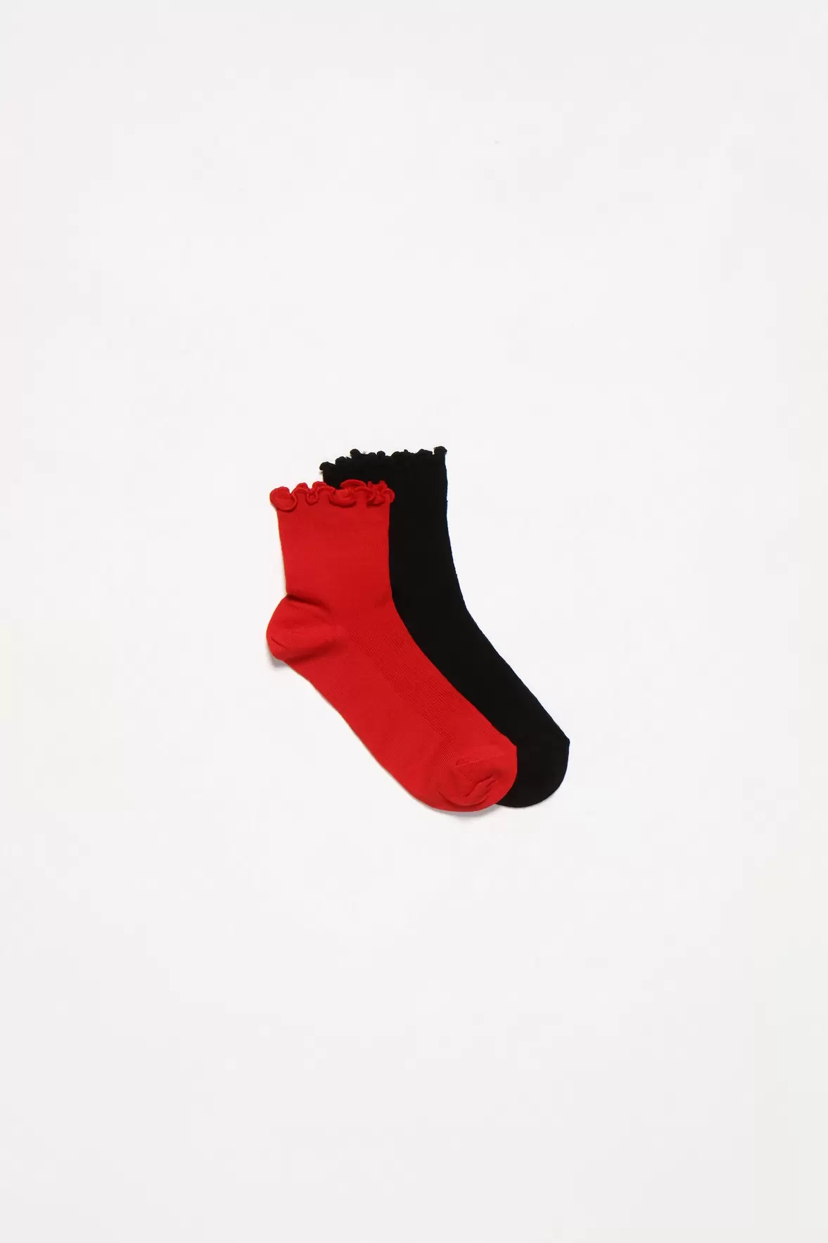 Pack Of 2 Long Socks With Ruffle offre à 69 Dh sur Lefties