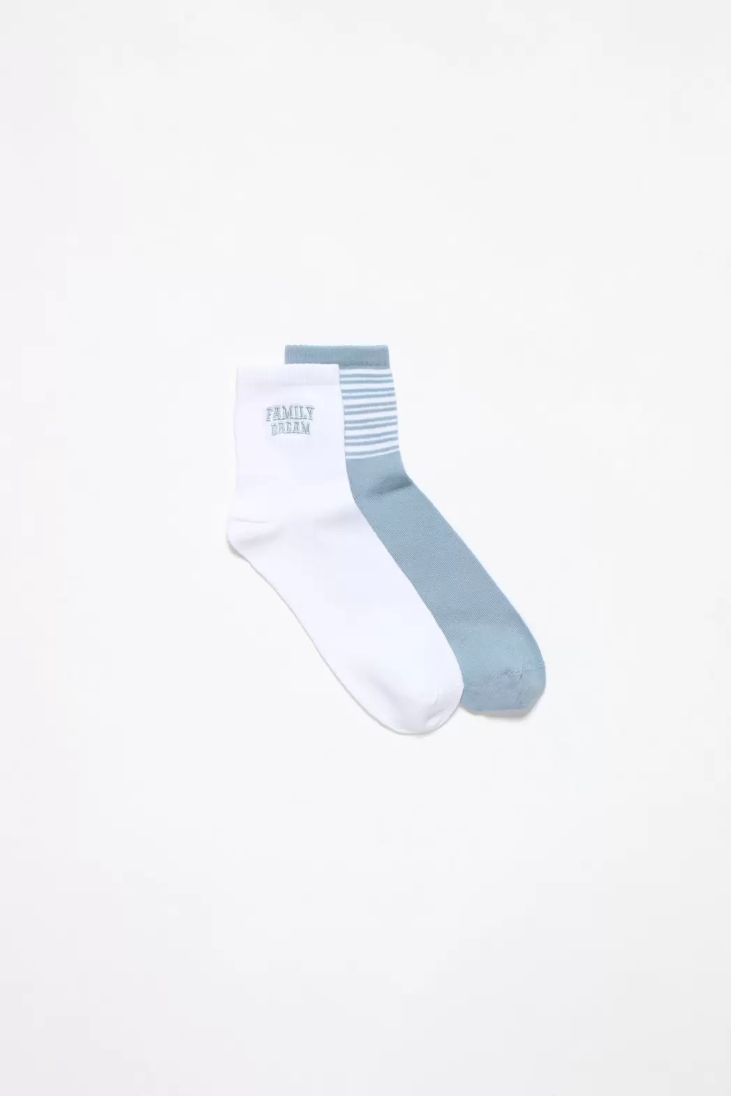 Women | Pack Of 2 Pairs Of Family Dream Socks offre à 69 Dh sur Lefties