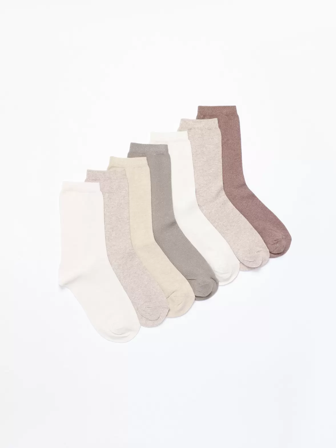 Pack Of 7 Pairs Of Long Plain Socks offre à 99 Dh sur Lefties