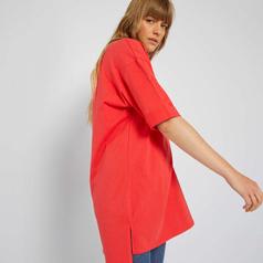 T-shirt long manches courtes  - Rouge offre à 70 Dh sur Kiabi